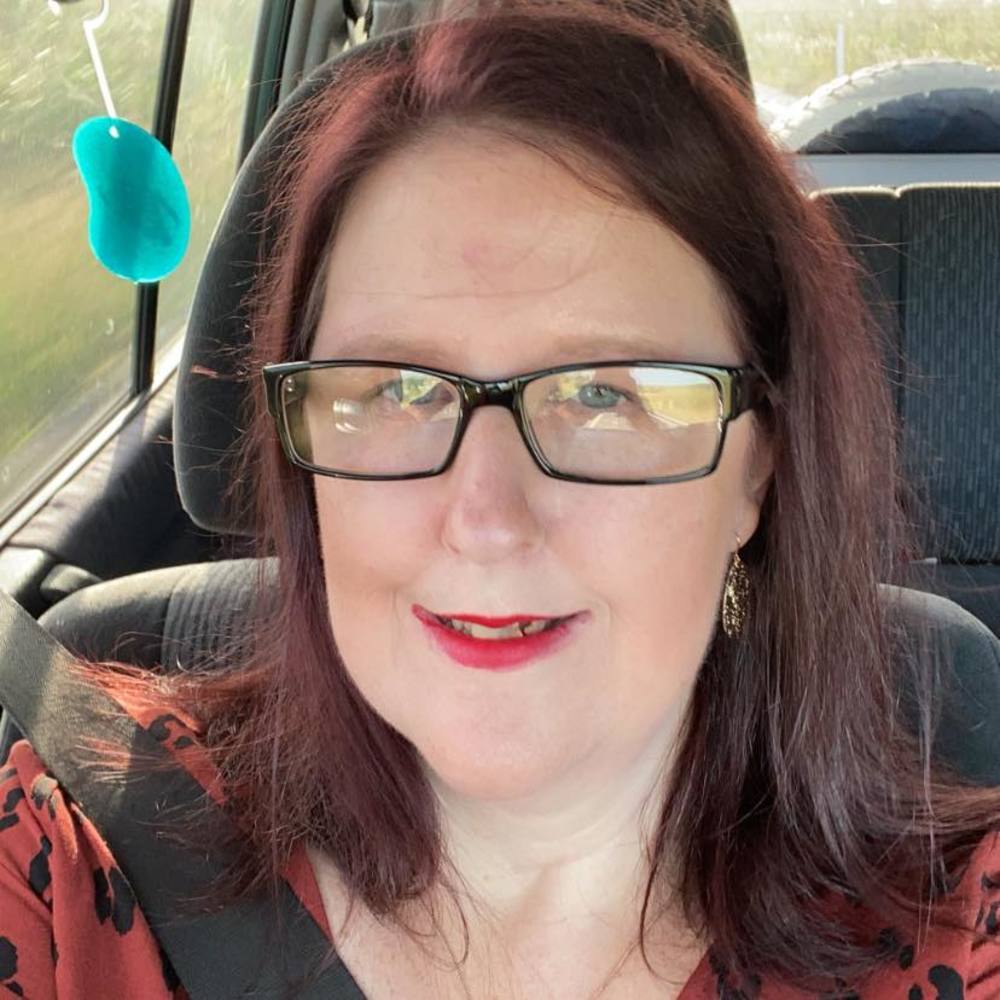 Meet your Posher, Danielle